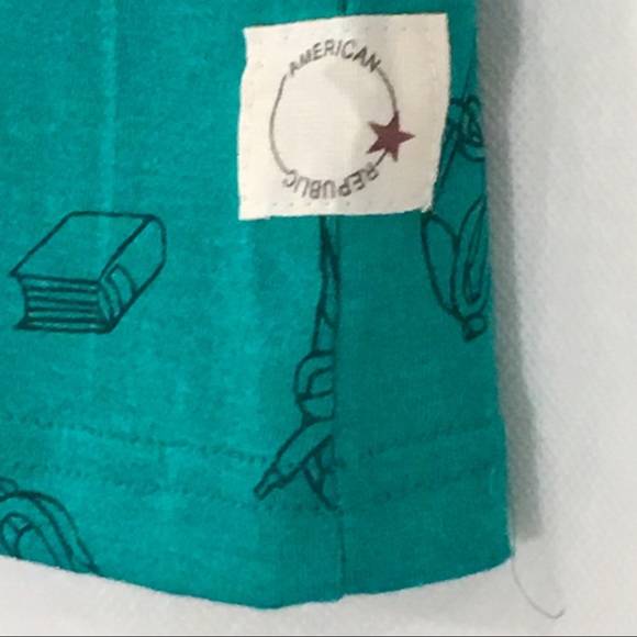 Men Jade Green V Neck Graphic Tee Sneaker Glasses - Picture 4 of 6